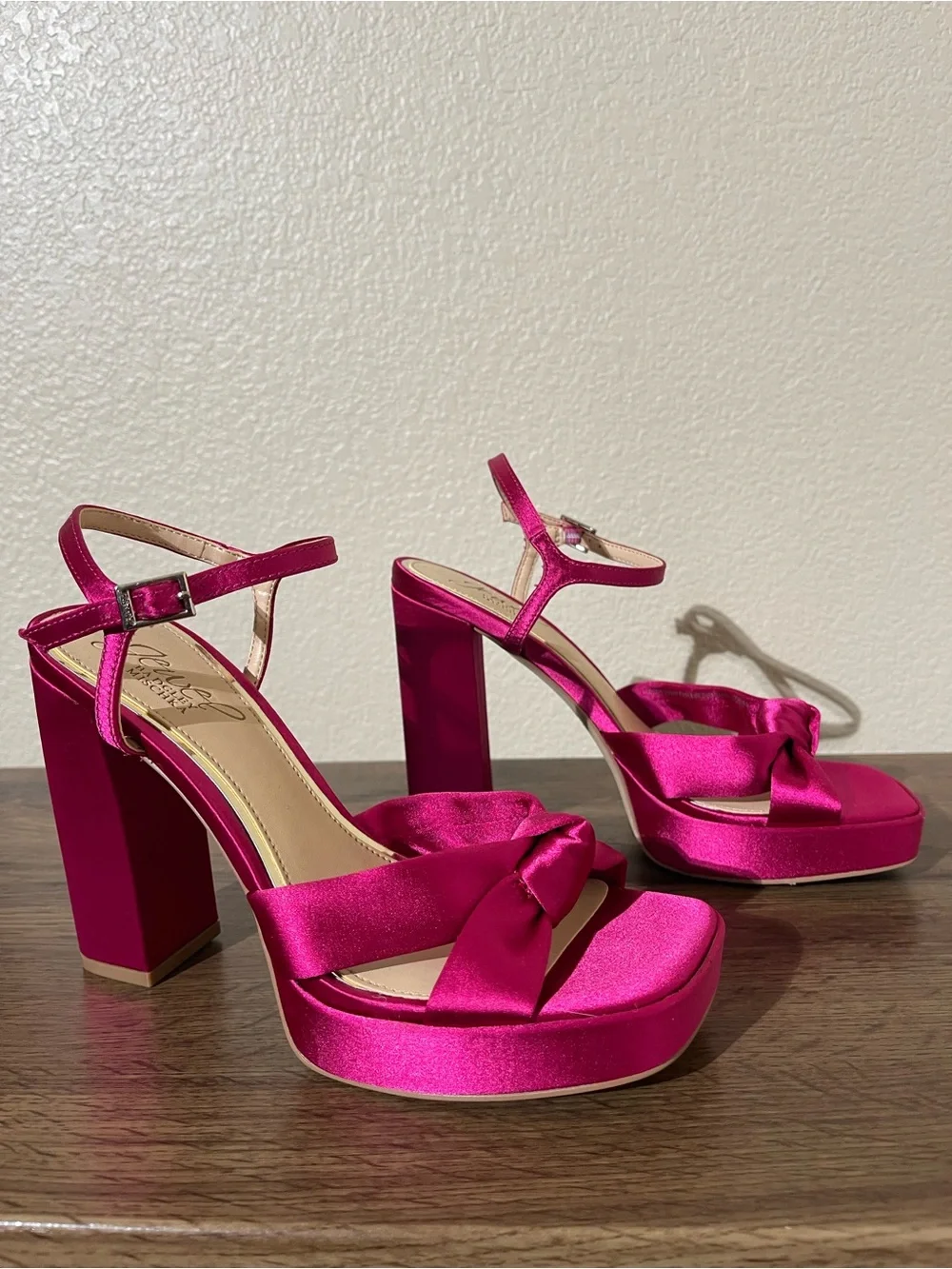 Jewel Badgley Mischka Fuchsia Satin Knotted Platform Block Heels